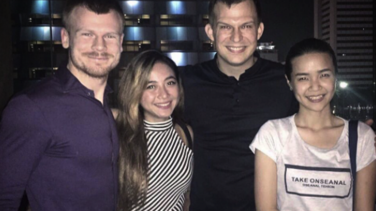 Nadia Vega dan suami (1-2 dari kiri) [Instagram/thenadiavega]