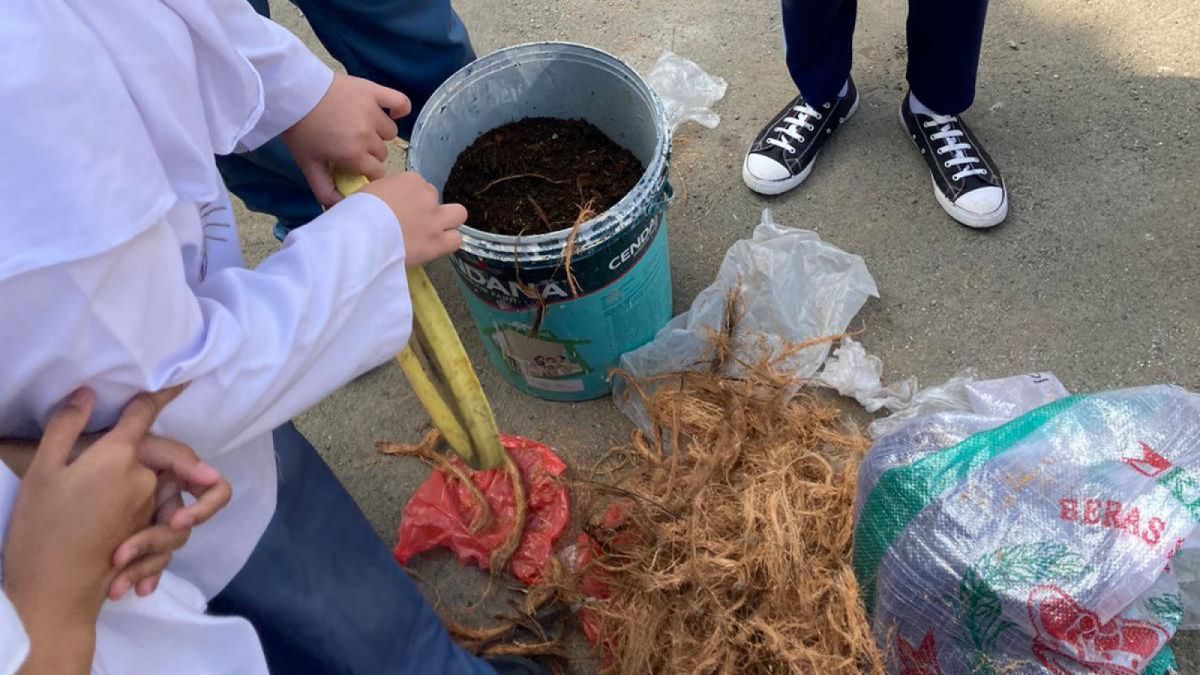 Pembuatan Kompos [SMAN 1 Ciawi]