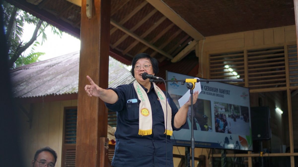 Menteri KLH Siti Nurbaya A [Cisadane Resik]