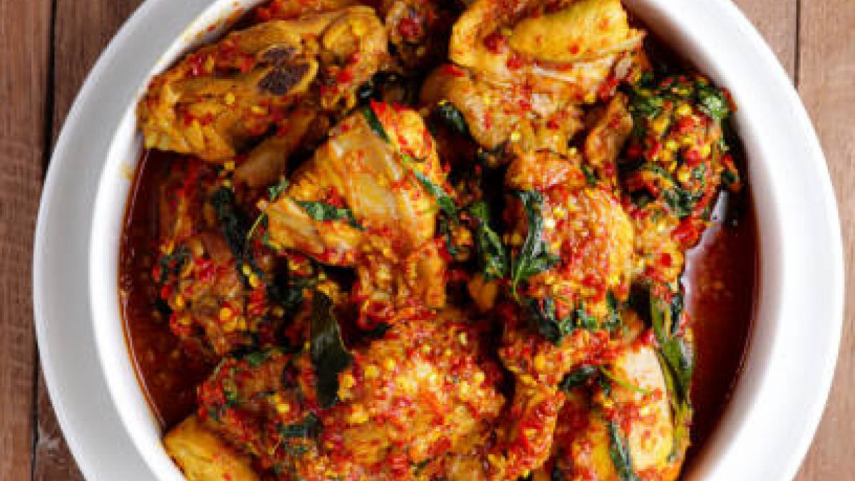 Ilustrasi ayam rica-rica [istockphoto/sri widyowati]