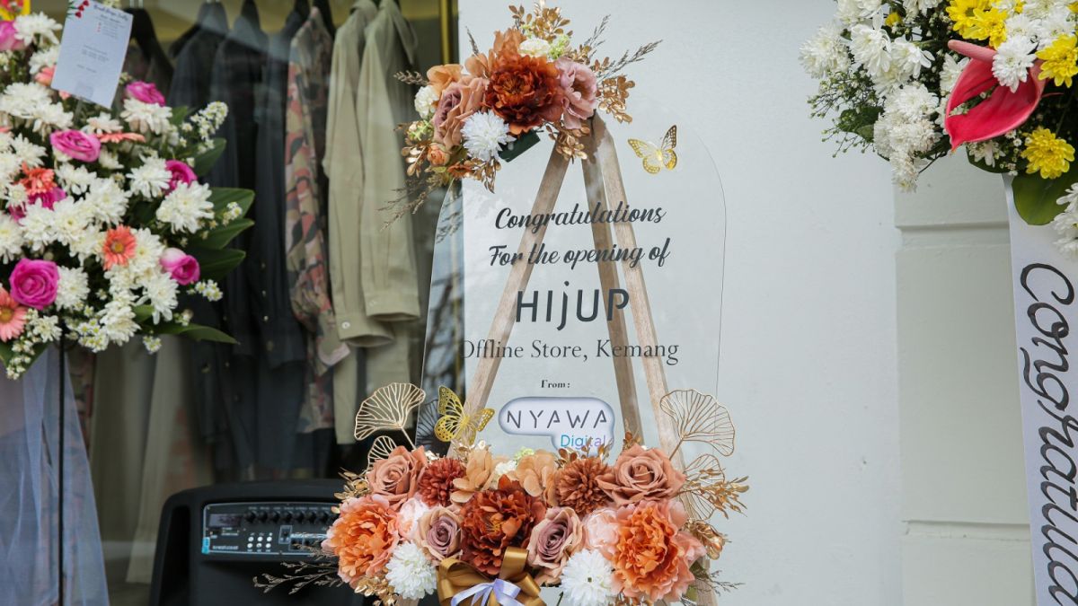 Grand opening toko Hijup pada tanggal 3 April 2023 di Jalan Pejaten Barat Raya No. 2B Pasar Minggu, Jakarta Selatan. [Heru]