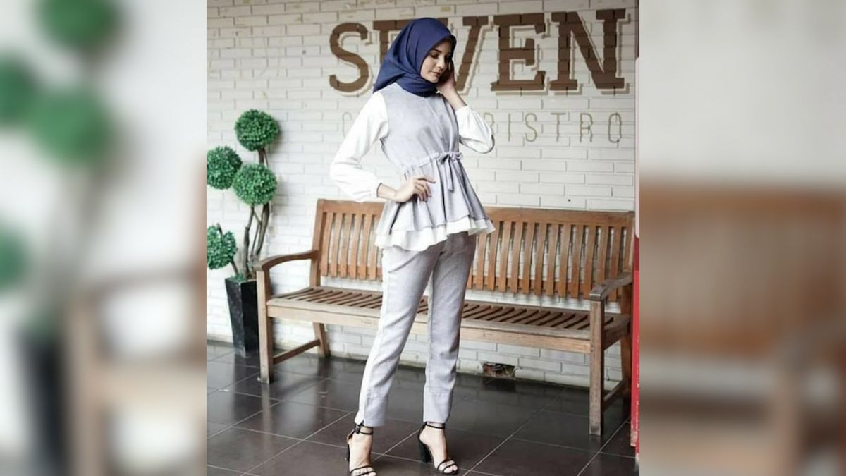 Ilustrasi Setelan Blouse dan Celana [Ilustrasi/Pinterest]