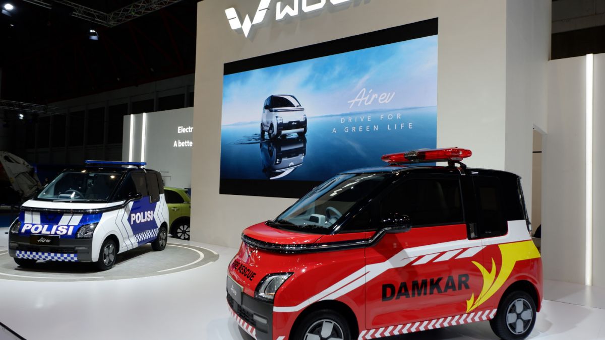 Wuling Air EV dikustomisasi jadi mobil Damkar dan Polisi [Wuling]