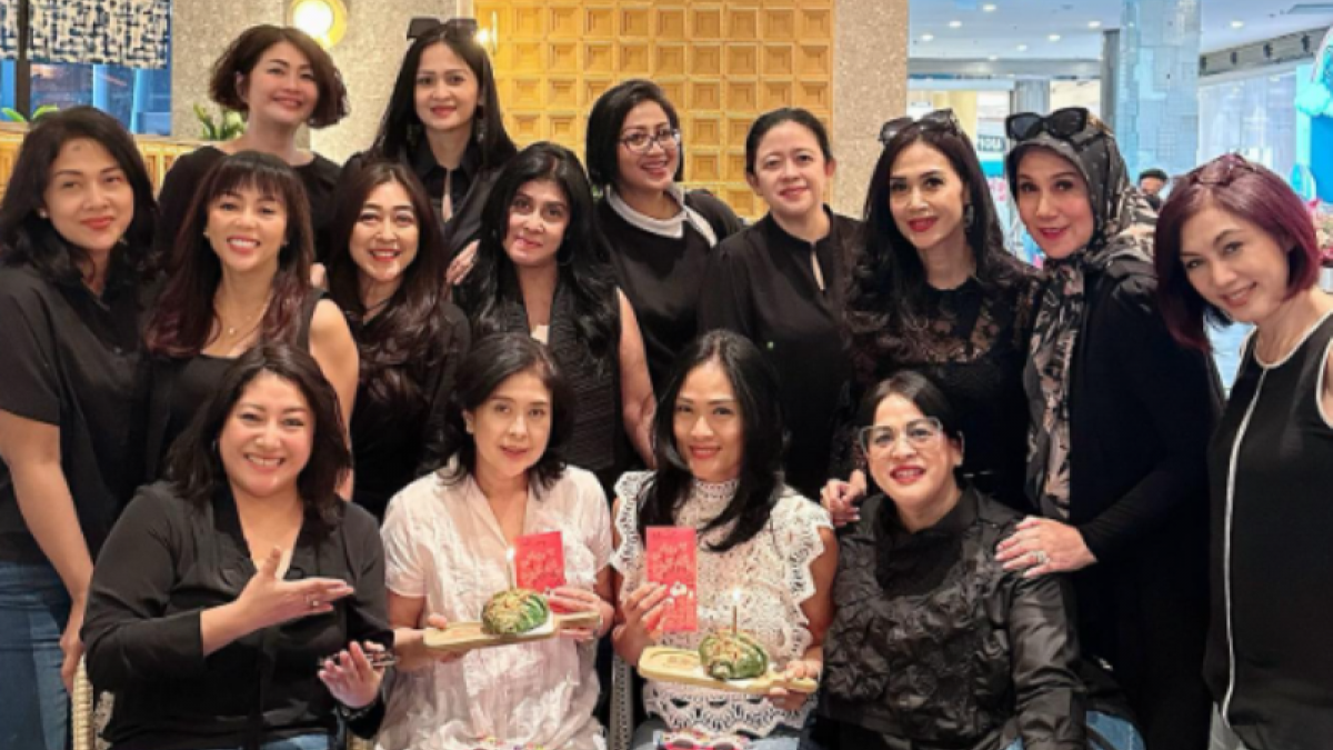 Puan Maharani terlihat menggenakan dress code warna hitam [Tangkapan layar Instagram @marinizumarnisreal]
