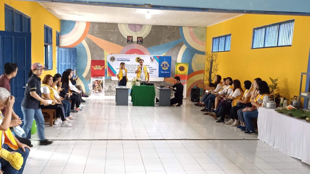 Suasana Acara Serah Terima Barang dari Lions Club untuk SMP Pangerasan [Dok. SMP Pangerasan]