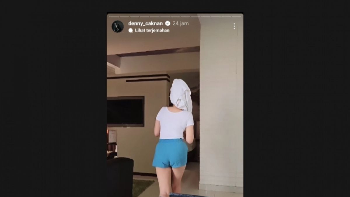 Bella Bonita saat kabur masuk kamar, ketika Denny Caknan merekam aktivitasnya [Tangkapan layar Instagram Story @denny_caknan]
