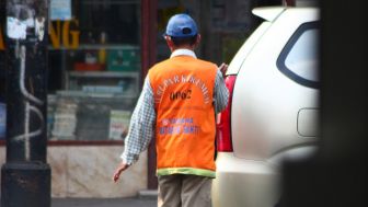 Mau Beli Minum Rp5.500 Harus Bayar Parkir Rp15 ribu, Netizen Auto Ngomel