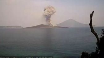 Gunung Anak Krakatau Siaga Level III, Begini Kondisinya Sekarang