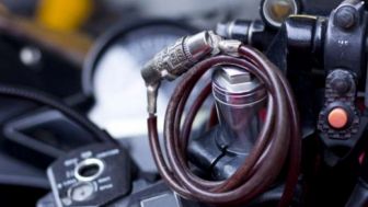 Naas! Korban Sedang Beli Pulsa, Tak Sadar Sepeda Motor Dicuri