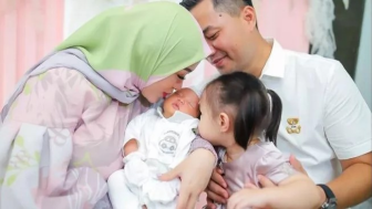 Gelar Aqiqah Anak Kedua, Wajah Anak Kedua Zaskia Gotik Tuai Sorotan