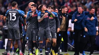 Liga Champions; Ajax Dibuat Babak Belur Oleh Napoli