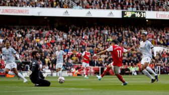 Hasil Liga Inggris; Dua Gol Saka Bawa Arsenal Kembali Ke Puncak Klasemen