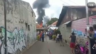 Korsleting Listrik Mengakibatkan Terbakarnya Sebuah Rumah Di Kampung Tengah, Kramat Jati