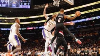 Damian Lillard Tampil Ciamik Sekaligus Bawa Blazers Tundukkan Lakers