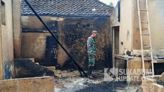 Rumah 2 Tingkat di Surade Sukabumi Habis Terbakar