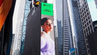 Fotonya Tampil di Billboard Times Square New York, Keisya Levronka: Masih Berjuang