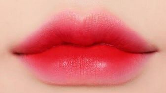 Catat! Ini Tips Membuat Bibir Terlihat Sehat dan Lembab