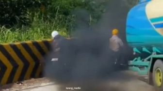 Viral Pengendara Sepeda Motor Dikasih Asap Supir Truk, Warganet: Terimakasih Atas Perwakilannya