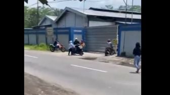 Berebut Lato-Lato, Wanita ini Siram Wajah Pelakor