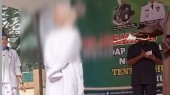 Video Viral! Habis Berbuat Zina, Wanita Ini Dapat Cambukan