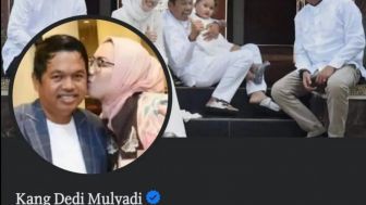 Dedi Mulyadi Posting Foto Lagi Dicium Anne, Netizen Langsung Ribut