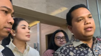 Bantah Tinggal Serumah dengan Dito Mahendra, Nindy Ayunda Ngaku Baru Sekedar Pacaran