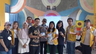 SMP Cinta Laura Menerima Sumbangan Sarana Pembelajaran dari Lions Club Indonesia