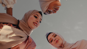Rahasia Tampil Memukau: Kombinasi Warna Gamis Peach dan Jilbab yang Bikin Kamu Terlihat Cantik dan Berkelas! Jangan Sampai Lewatkan!