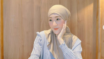 Tak Lagi Pakai Hijab Syar'i Pasca Menikah dengan Ikram Rosadi, Penampilan Baru Larissa Chou Jadi Sorotan Warganet: Cici beda cara style hijabnya