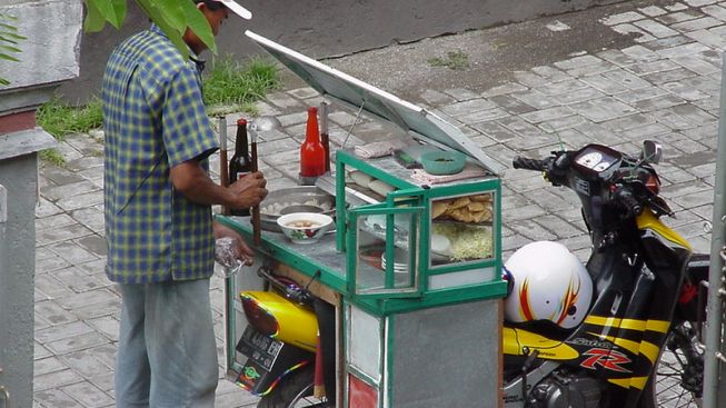 Ngakak Bule Di Bali Sebut Tukang Bakso Keliling Moving Kitchen