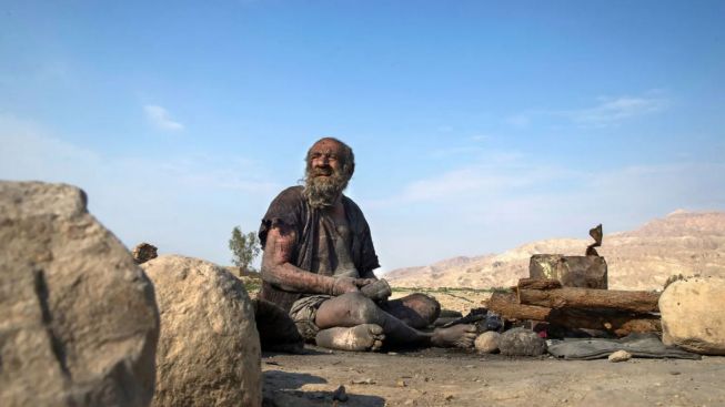 60 Tahun Tak Mandi, Pria Terkotor di Dunia Meninggal Setelah Mandi untuk Pertama Kalinya