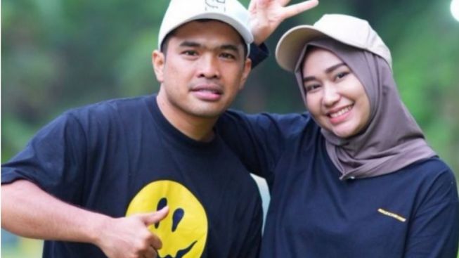 Ternyata Ini yang Membuat Septia Siregar Gugat Cerai Putra Siregar