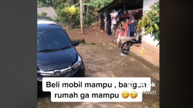 Viral Drama Tetangga Julid: Beli Mobil Mampu, Bangun Rumah Ga Mampu