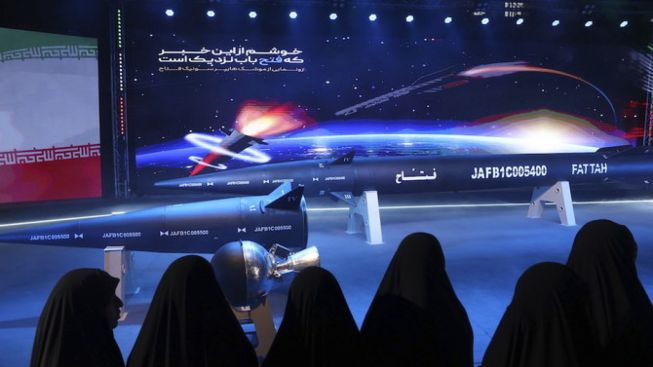 AS Ketar-ketir, Iran Berhasil Uji Coba Rudal Hypersonic Fattah Kecepatan 15 Mach