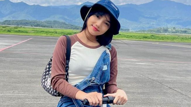 Fuji Tetap Sabar Menghadapi Teman Yang Mengacak-acak Rumahnya