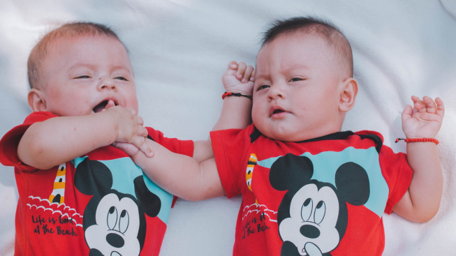 Genius! Nama-nama Unik untuk Bayi Kembar Laki dan Perempuan yang Pasti Membuat Anda Terpesona!