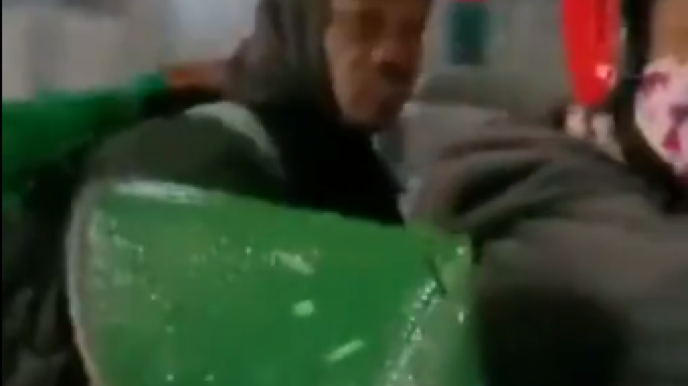 Terekam Musafir Yang Dijuluki Joko Kendil Sedang Naik Motor Warganet