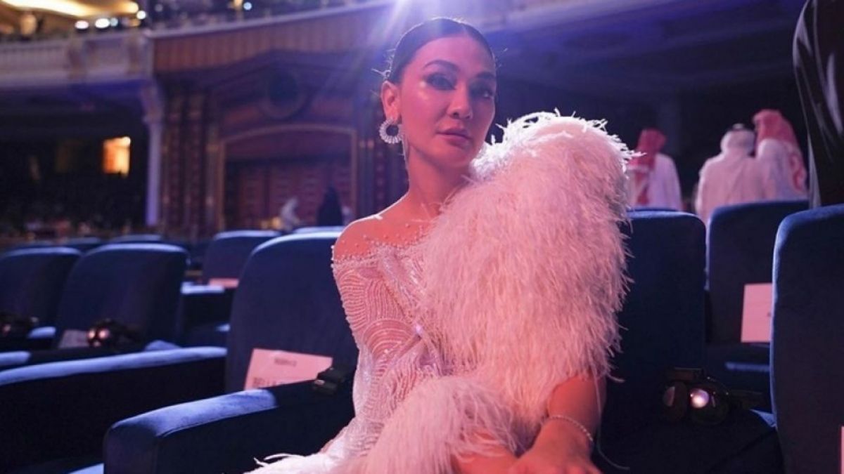 Ilustrasi Luna Maya. Denise Chariesta singgung sosok Bulan pemakai narkoba yang diduga adalah Luna Maya, [instagram/@lunamaya]