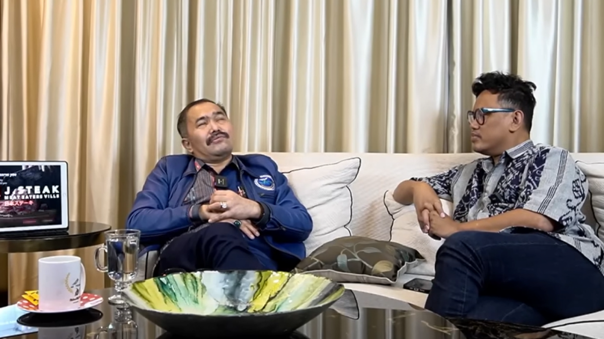 Pengacara Kamaruddin Simanjuntak [YouTube Podcast Uya Kuya]