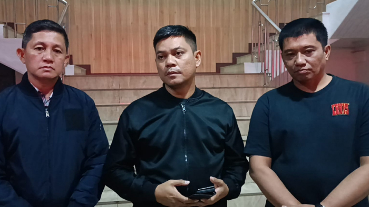 Kabid Humas Polda Sumut Kombes Pol Hadi Wahyudi didampingi Kapolrestabes Medan Kombes Pol Valentino Alfa Tatareda dan Kapendam I/BB Kolonel Rico Siagian saat memberikan keterangan. [Ist]
