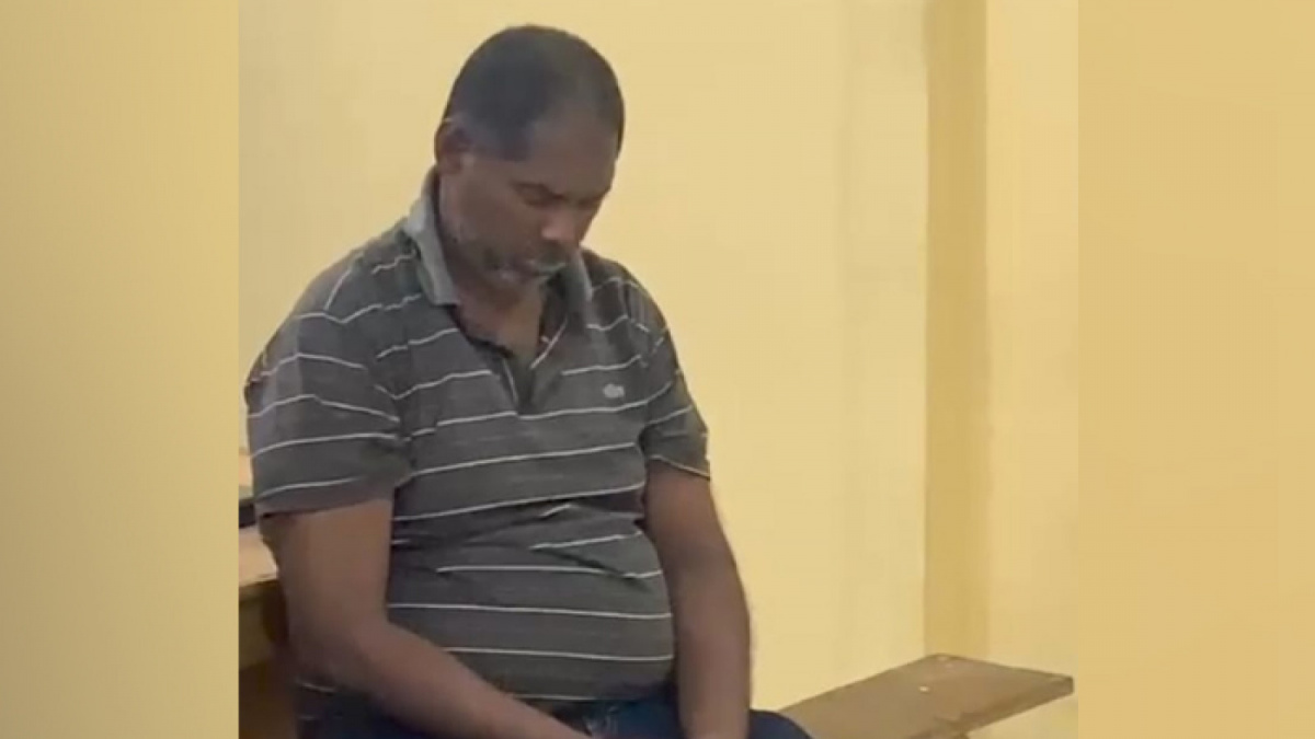 Tampang preman di Medan minta uang ke penjaga toko saat ditangkap polisi. [Ist]