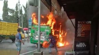 Detik-detik Bus Trans Metro Deli Terbakar di Medan, Bikin Semua Panik