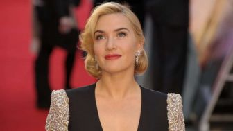 Kisah Memalukan Artis Hollywood Terkenal, Nyaris Buang Air Besar Saat Telanjang Bulat di Atas Panggung!