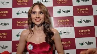 Cinta Laura Dihujat Gegara Kelewat Seksi Jadi Pekerja Seks di Film, Warganet: Kamu Islam, Hebat Buka Aurat!