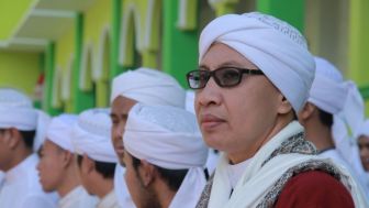 Hukum Istri Jilat Penis Suami Menurut Buya Yahya, Haramkah dalam Islam?