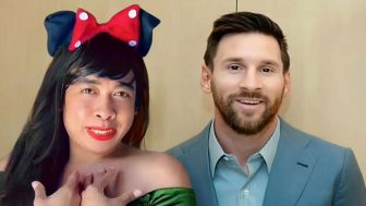 Pamer Foto dengan Lionel Messi, Mimi Peri: Thanks Ya Husbandku, Kado Natalnya Sangat Berharga
