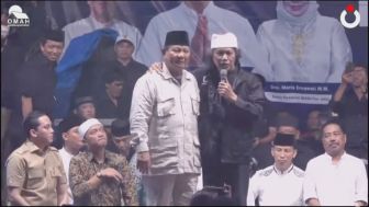 Sebut Jokowi Firaun, Cak Nun Bakal Dipenjara Karena Menghina Presiden?