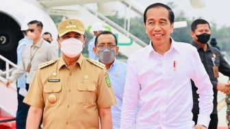 Makin Kuat, Presiden Jokowi Kembali Beri Sinyal Reshuffle Kabinet saat Kunjungi Riau