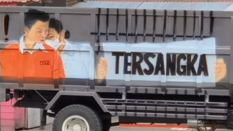 Viral Truk Bertuliskan Tersangka-Gambar Mirip Sambo dan Putri, Nitizen: yang Punya Jendral Bintang 7