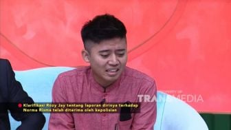 Rozy Zay Menangis di Acara TV, Netizen Curiga Tidak Ada Air Mata